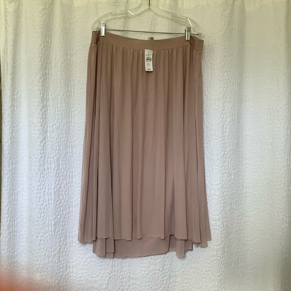 LOFT NWT Gray Skirt